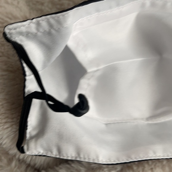 New Shark face mask - Picture 4 of 4